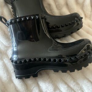 Sleek Black Women's Winter Rain Boots
